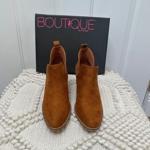 Stassi Suede Pull on Bootie- Brown size 8